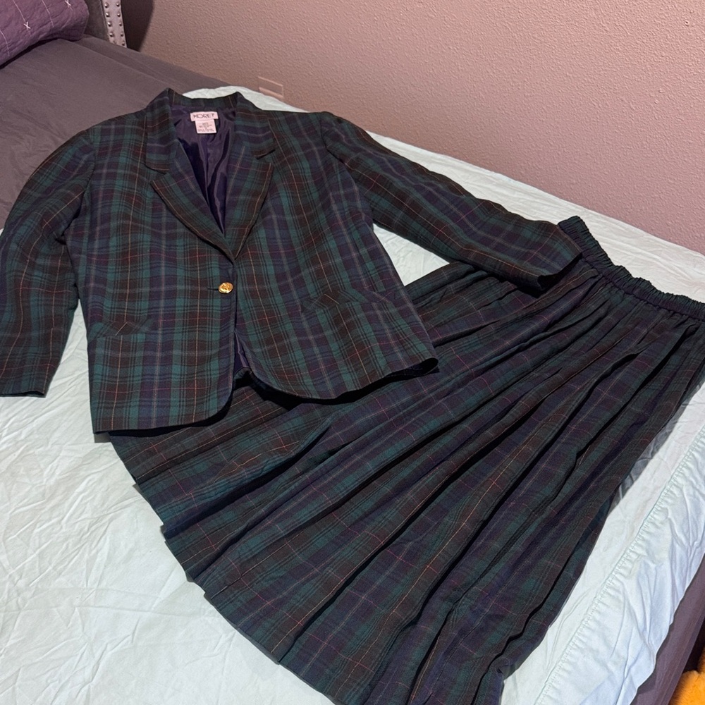 Plaid Blazer and Skirt Set . Blazer is size 12 . Skirt is size 10 . 13 in to 18.